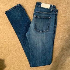 Acme jeans size 30/34 length great price in trendy jeans. Straight leg/ LOVE!